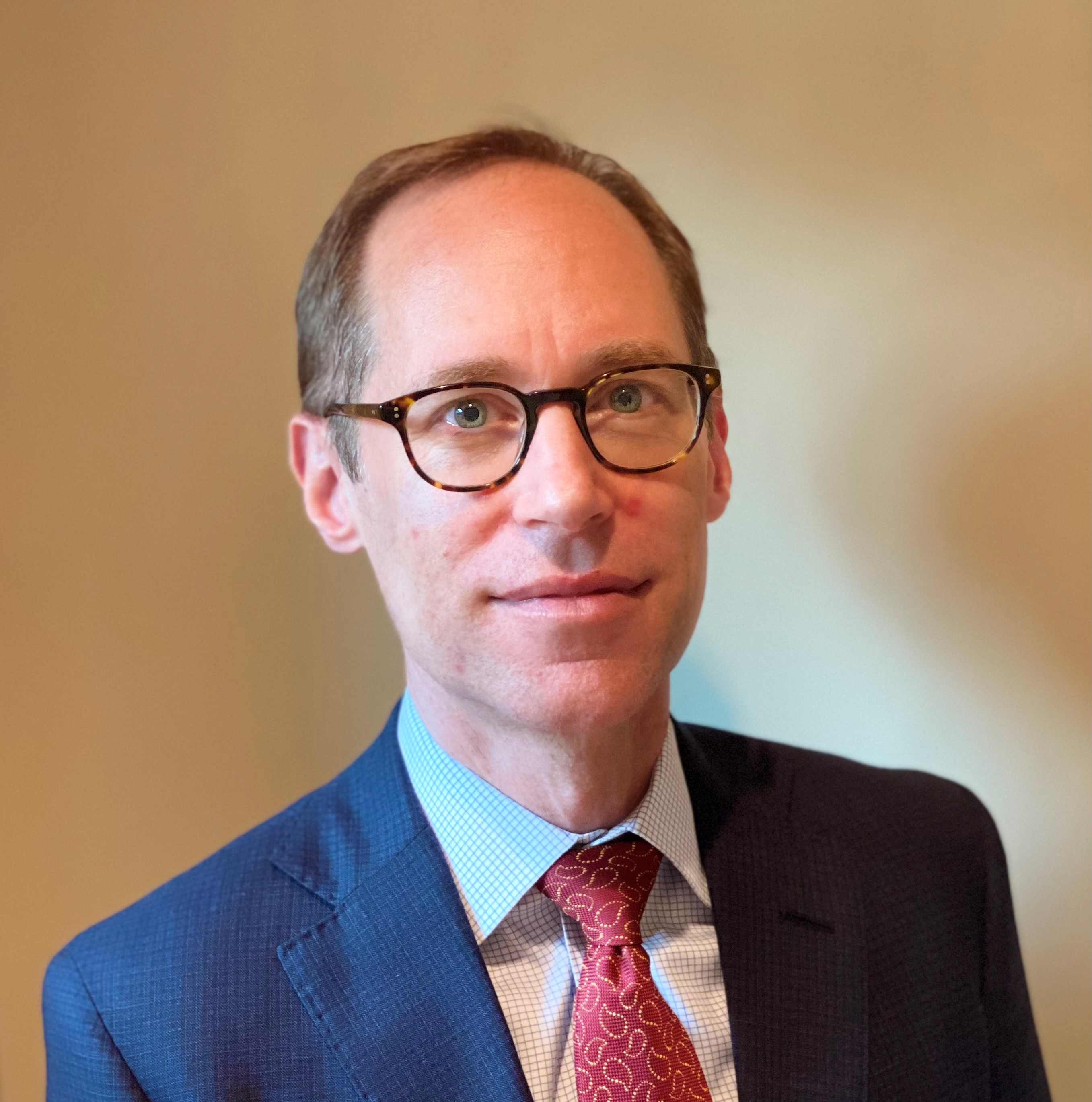 Robert Hillman Headshot